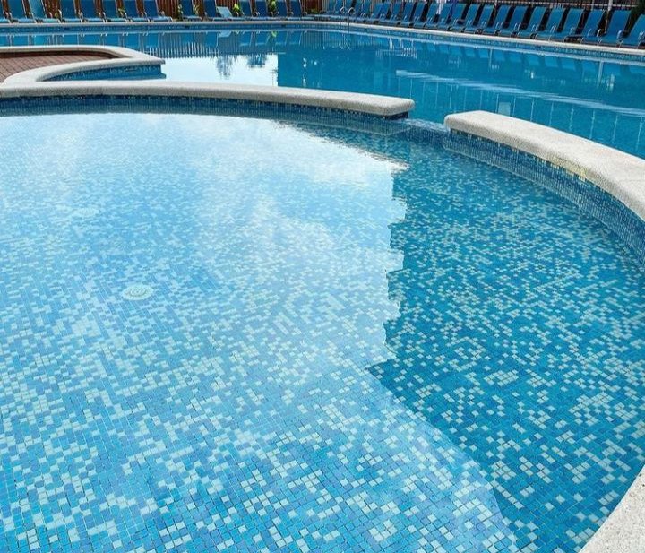 отель с бассейном акрополис